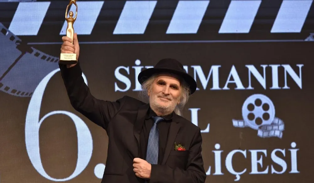 Duayen Gazeteci Yaşar Şenyüz’e Yılın Saygı Ödülü… 